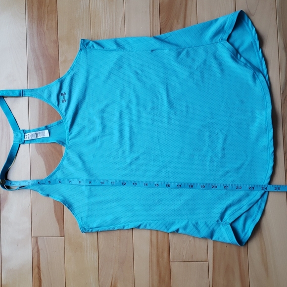 Under Armour Tank - Picture 8 of 9